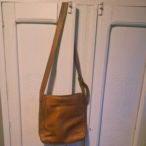 LIFETIME LEATHER CROSSBODY